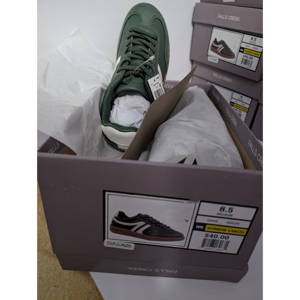 Falls Creek Green Women's Casual Athletic Sneaker Size 8.5 M Faux Suede.